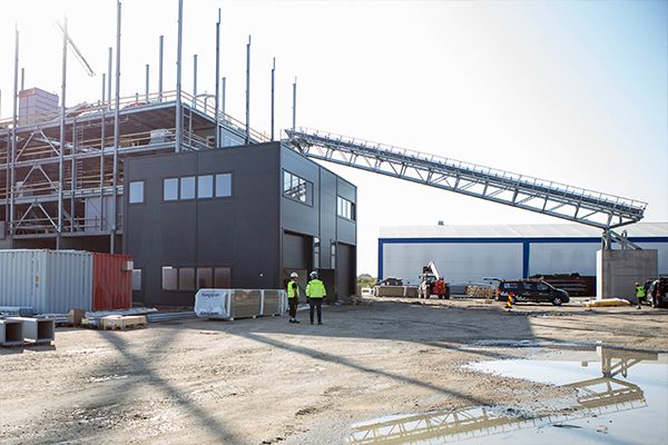 15. november starter produksjonen på Sirkels nye anlegg på Øra. Det toppmoderne anlegget kan prosessere 45 tonn glassemballasje i timen.